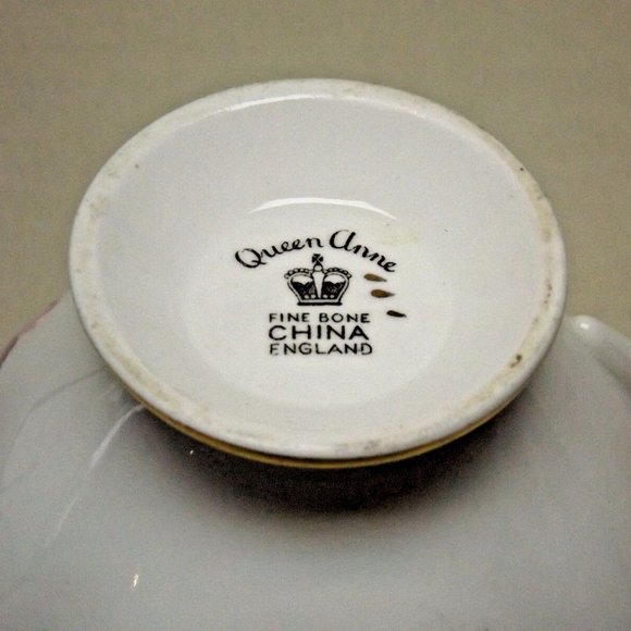 Queen Anne Fine Bone China England Floral Footed Tea Cup and Saucer - Picture 15 of 15